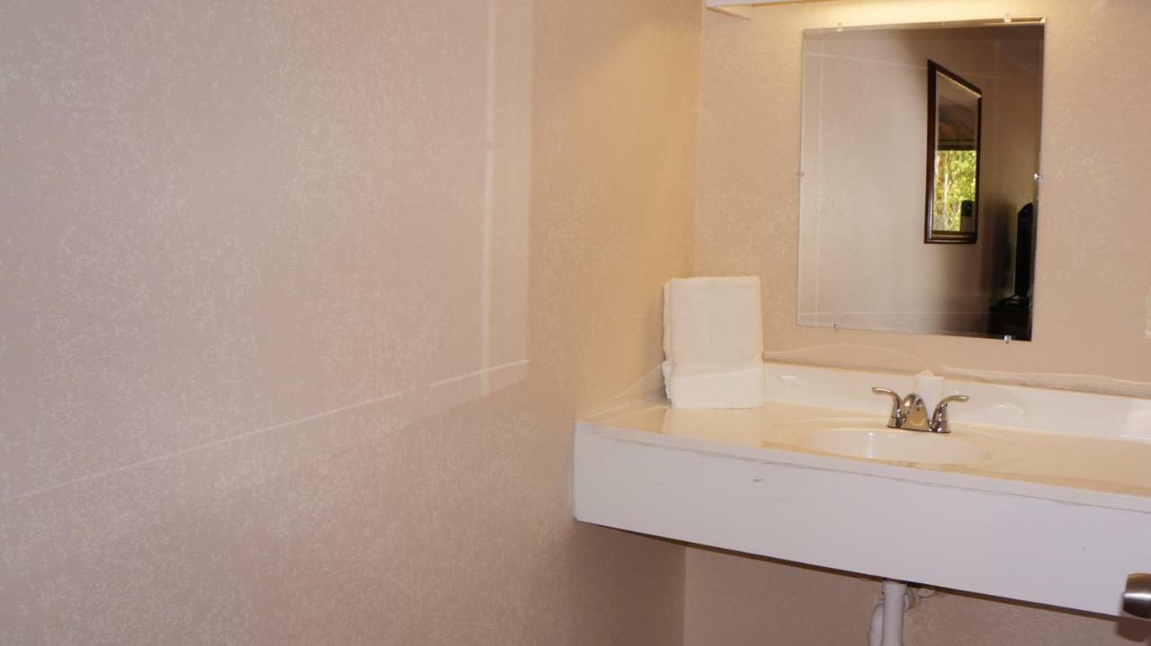 Classic Motor Lodge Providence - West Greenwich Bagian luar foto